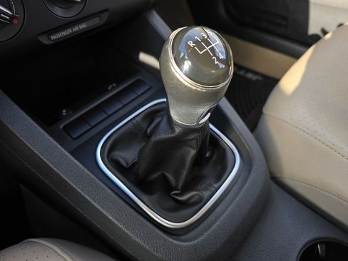 Used 2013 Volkswagen Jetta SE image 60