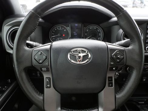 Used 2020 Toyota Tacoma TRD Pro AWD/4WD image 25