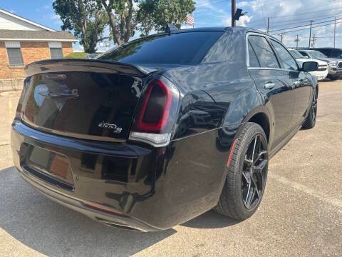Used 2019 Chrysler 300 S w/ 300S Premium Group 2 RWD image 5