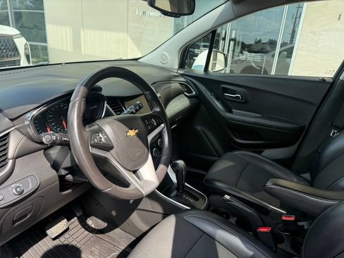 Used 2019 Chevrolet Trax LT w/ LT Convenience Package AWD/4WD image 7