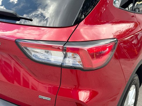 Used 2022 Ford Escape SE image 28