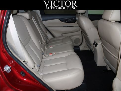 Used 2018 Nissan Rogue SL w/ Premium Package image 31