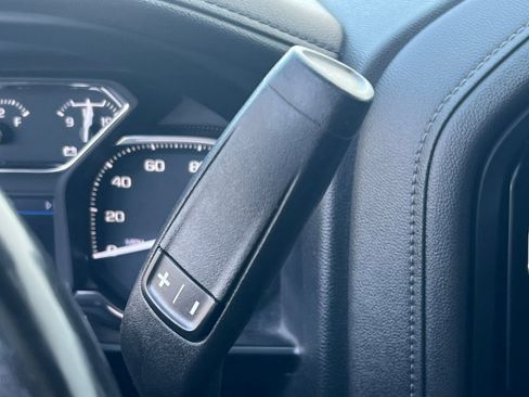 Used 2022 GMC Sierra 3500 SLT w/ SLT Preferred Package image 18