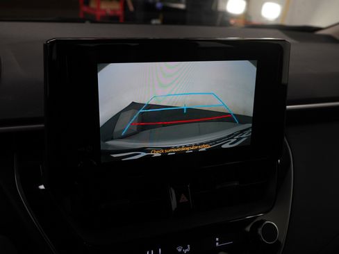 Used 2025 Toyota Corolla LE image 19