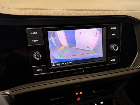 Used 2024 Volkswagen Jetta SE image 14