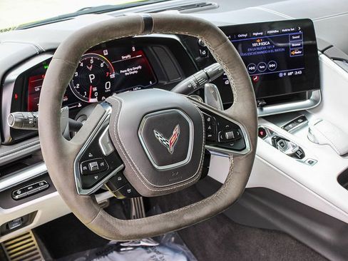 Used 2023 Chevrolet Corvette Stingray Premium Conv w/ Z51 Performance Package RWD image 16