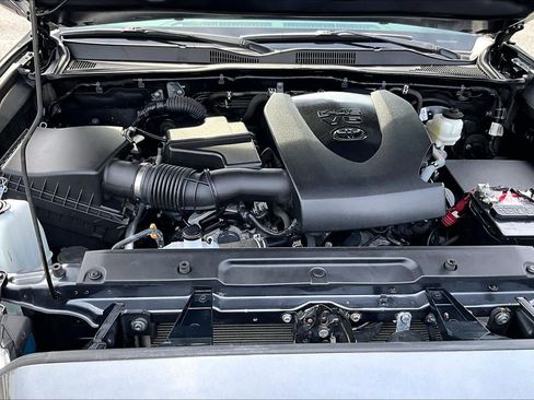 Used 2022 Toyota Tacoma SR AWD/4WD image 31