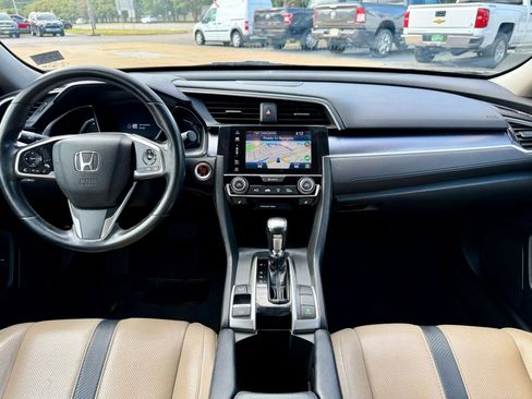 Used 2016 Honda Civic Touring image 12