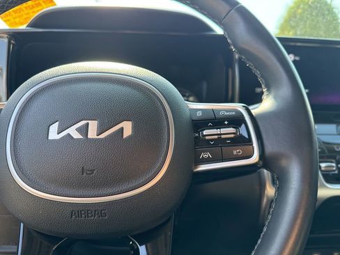 Used 2022 Kia Sorento S w/ Panoramic Sunroof Package FWD image 8