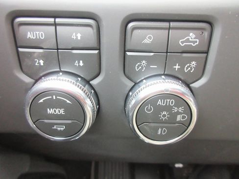 New 2026 GMC Sierra 1500 AT4 image 18