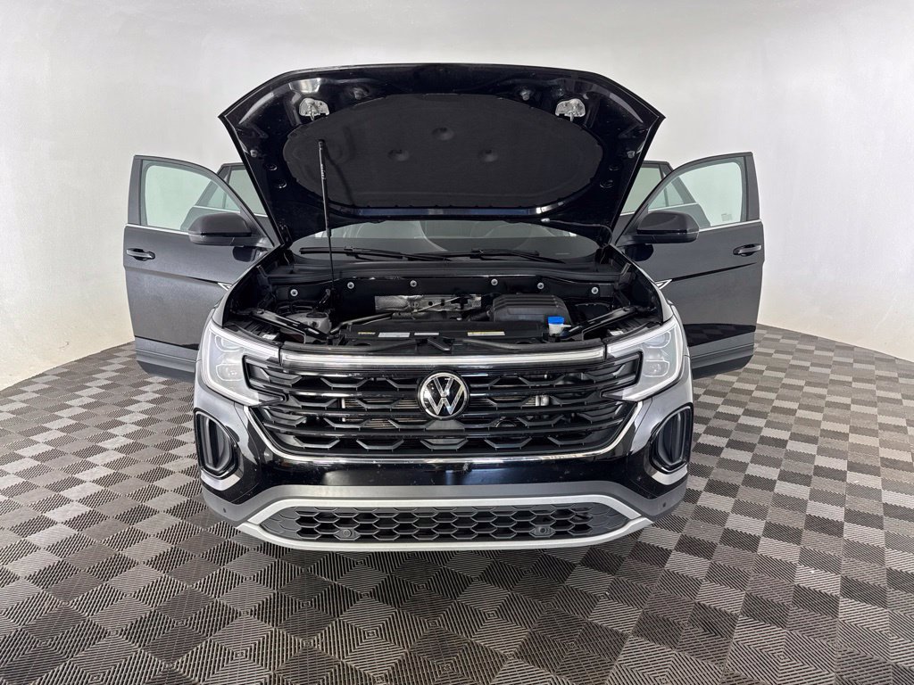 Used 2025 Volkswagen Atlas Cross Sport SE AWD/4WD image 18