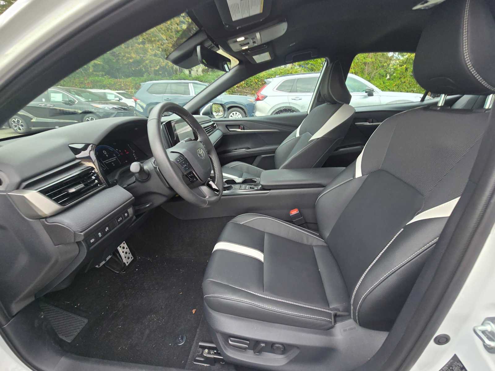 Used 2026 Toyota Camry SE w/ Convenience Package FWD image 20