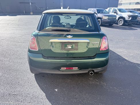 Used 2011 MINI Cooper Hardtop image 4