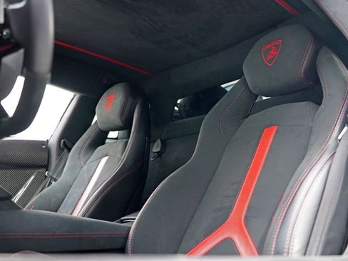 Used 2017 Lamborghini Aventador S image 42