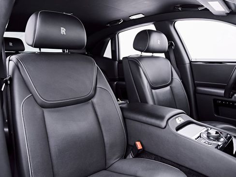 Used 2018 Rolls-Royce Ghost RWD image 53
