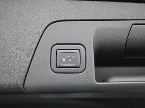 Used 2023 Buick Envision Essence w/ Technology Package I image 45