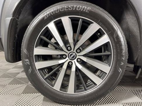 Used 2023 Nissan Pathfinder Platinum image 16