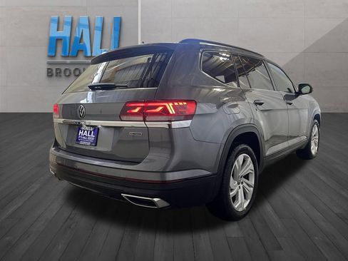 Certified 2022 Volkswagen Atlas SE image 6