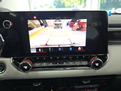 New 2024 GMC Canyon AT4X w/ AT4X AEV Edition image 22