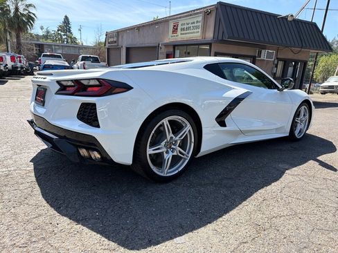 Used 2021 Chevrolet Corvette Stingray Coupe w/ 1LT RWD image 9