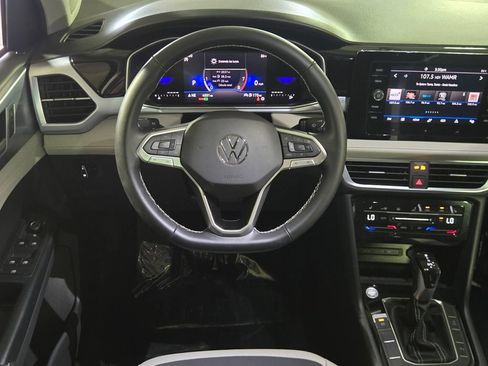 Certified 2026 Volkswagen Taos SE FWD image 12