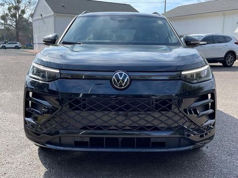 New 2026 Volkswagen Tiguan SE R-Line image 25