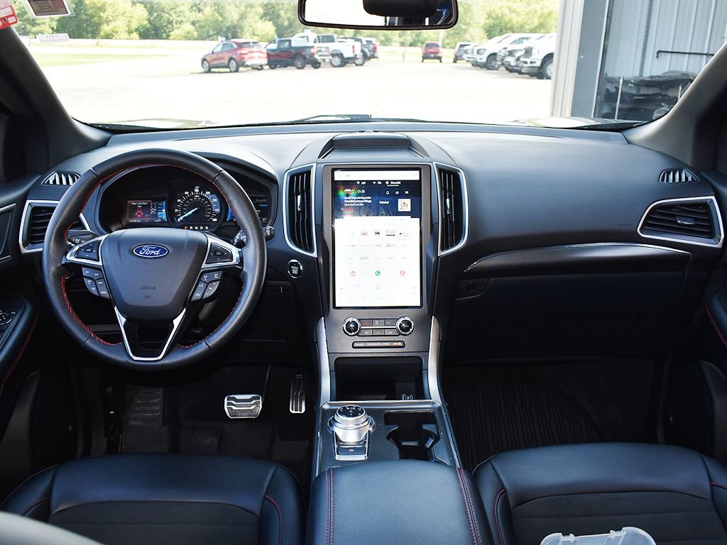 Used 2024 Ford Edge ST-Line AWD/4WD image 4