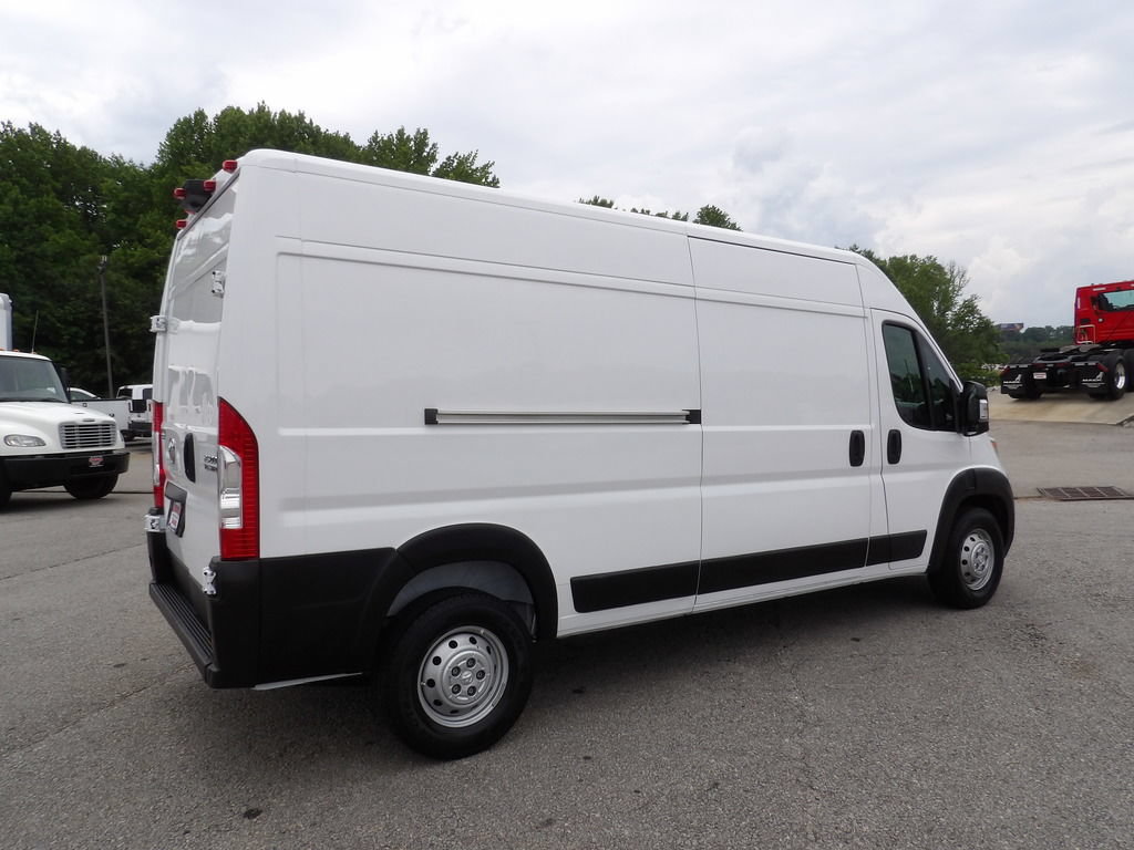 Used 2023 RAM ProMaster 2500 w/ Driver Convenience Group FWD image 8