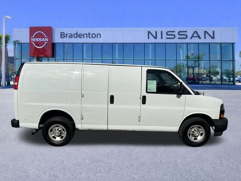 Used 2019 Chevrolet Express 2500 w/ Driver Convenience Package image 4