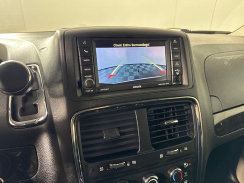 Used 2017 Dodge Grand Caravan SE w/ Power Window Group image 16