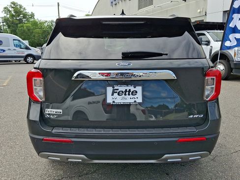 Used 2023 Ford Explorer XLT w/ Equipment Group 202A AWD/4WD image 5