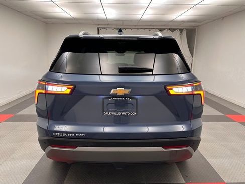 Used 2025 Chevrolet Equinox LT w/ Convenience Package II image 5