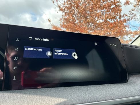 Used 2025 Nissan Kicks SV image 18