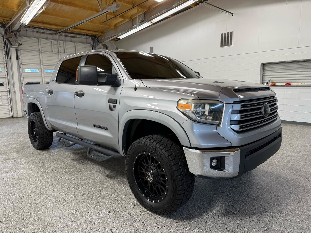 Used 2018 Toyota Tundra Limited AWD/4WD image 4