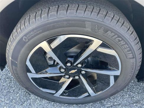 New 2026 Chevrolet Equinox EV LT image 9