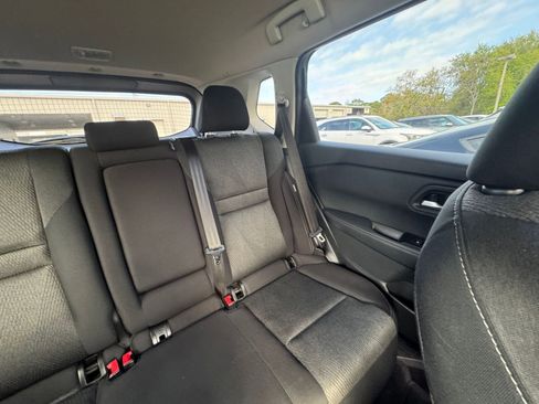 Used 2025 Nissan Rogue SV image 39