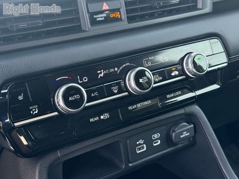 Used 2025 Honda Pilot Touring image 22