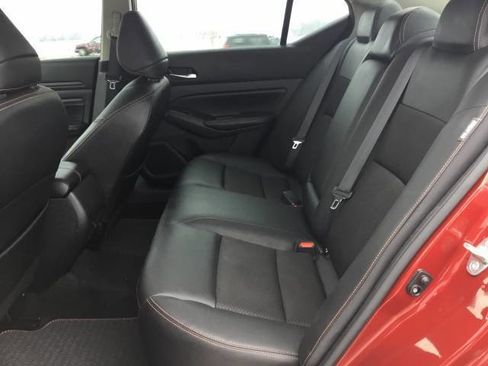 Used 2021 Nissan Altima 2.5 SR w/ SR Premium Package image 11