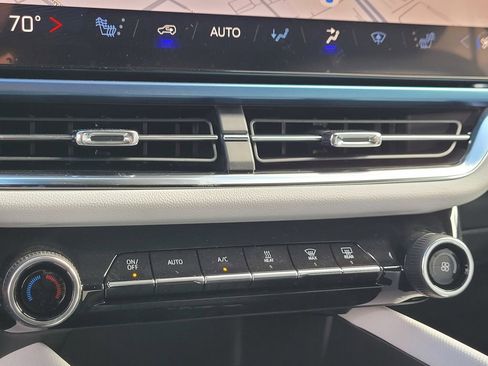 New 2026 Chevrolet Equinox EV LT image 16