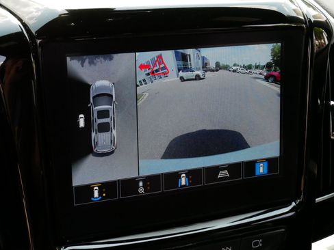 Used 2023 Chevrolet Traverse RS AWD/4WD image 31