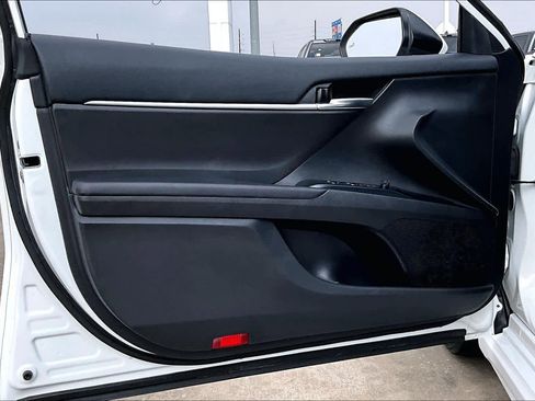 Certified 2020 Toyota Camry SE w/ Convenience Package image 22