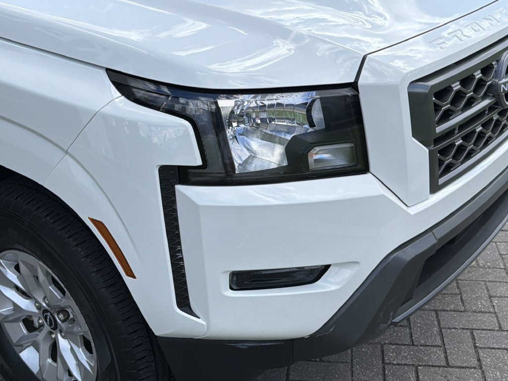 Used 2024 Nissan Frontier SV w/ Tow Package RWD image 10