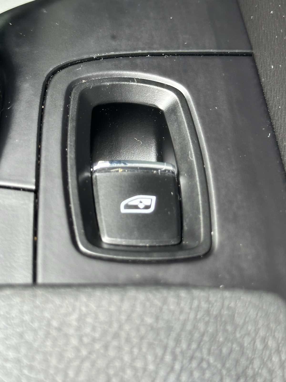 Used 2017 Porsche Cayenne AWD/4WD image 37