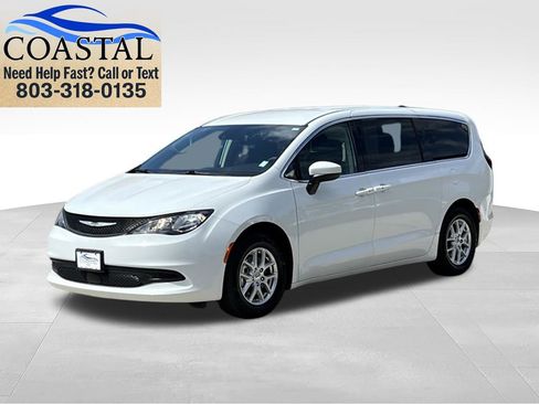 Used 2023 Chrysler Voyager LX FWD image 1