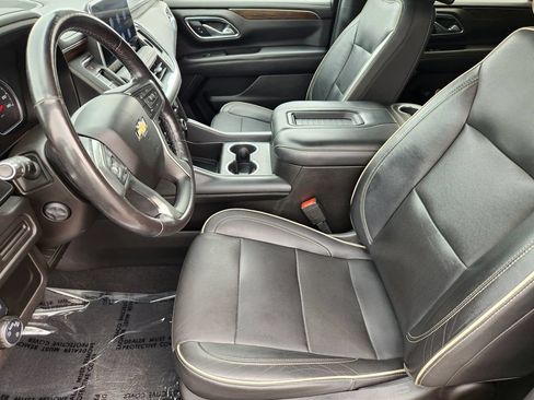 Used 2021 Chevrolet Suburban Premier AWD/4WD image 4