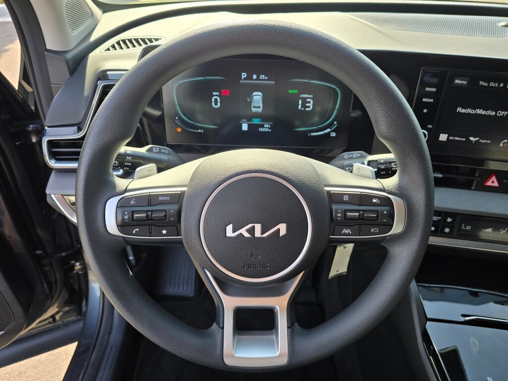 Used 2025 Kia Sportage LX AWD/4WD image 22