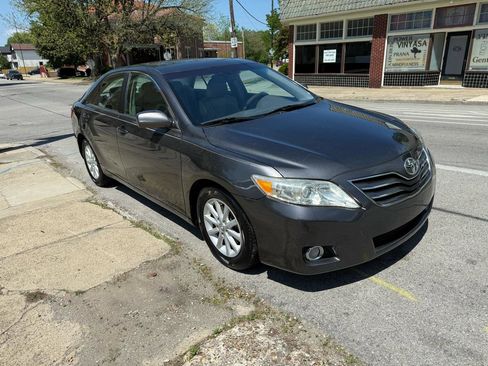 Used 2010 Toyota Camry XLE image 7
