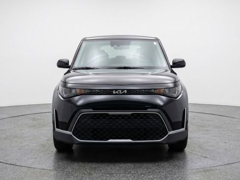 Used 2025 Kia Soul LX w/ LX Technology Package FWD image 2