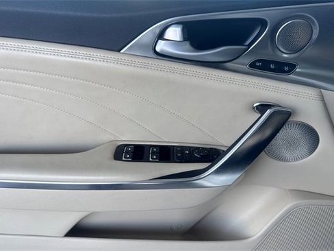 Used 2022 Kia Stinger GT2 image 11