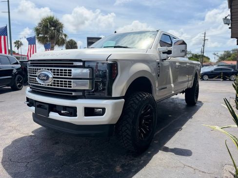 Used 2019 Ford F250 Lariat w/ Lariat Ultimate Package AWD/4WD image 6